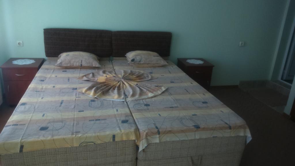 Enjoy Guest House Golden Sands Quarto foto